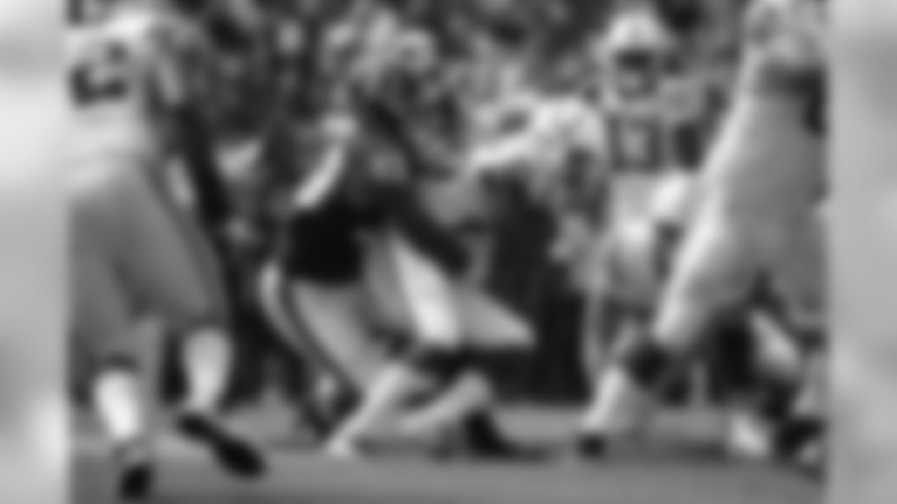 DE Jonathan Allen