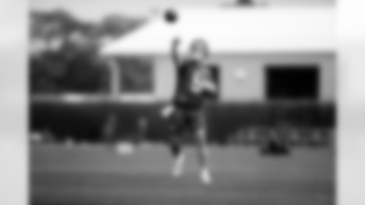 QB Tommy DeVito (5)