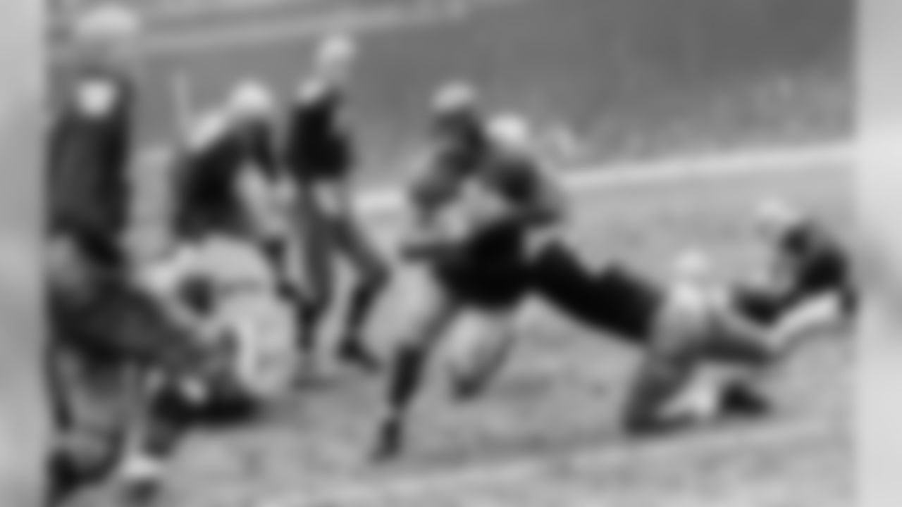 ALPHONSE (TUFFY) LEEMANS - Class of 1978, Halfback-Fullback, 1936-1943 New York Giants