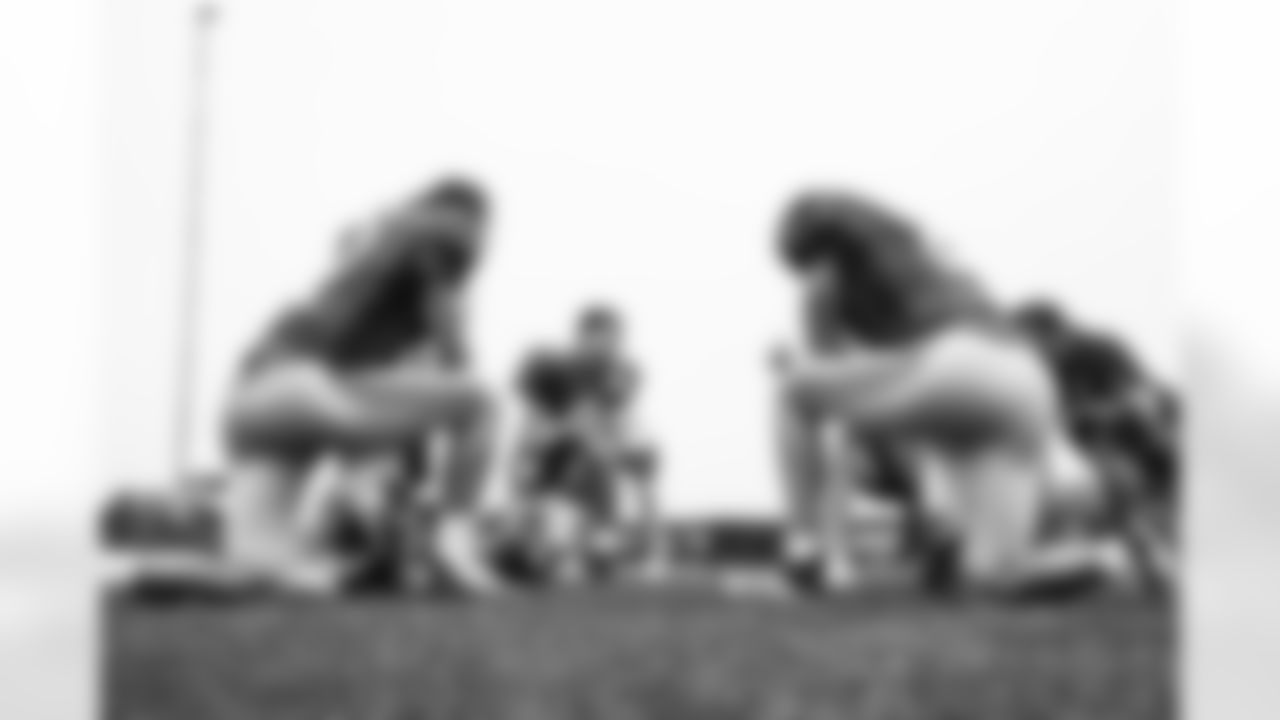 Clayton Thorson (17), Daniel Jones (8), Mike Glennon (2)