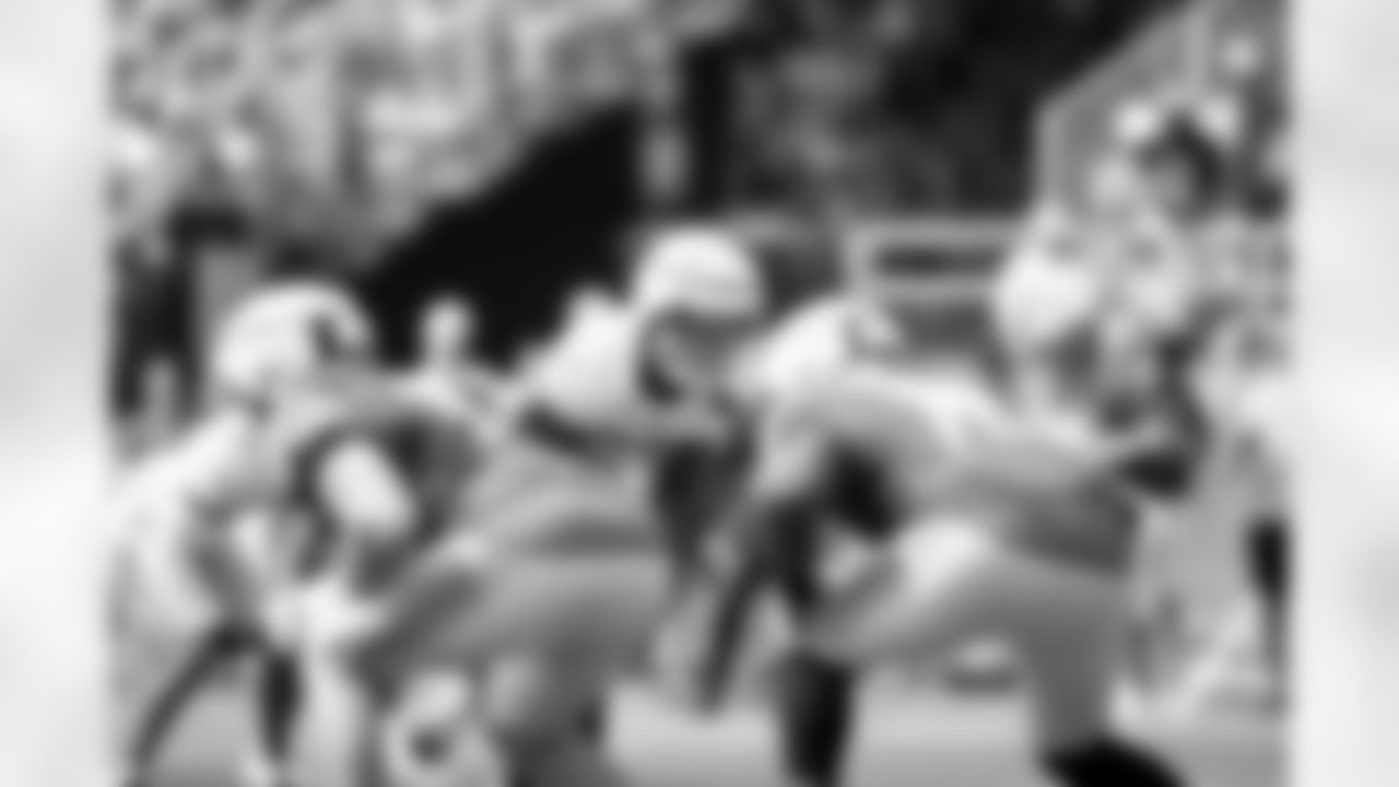 OLB Oshane Ximines (53)