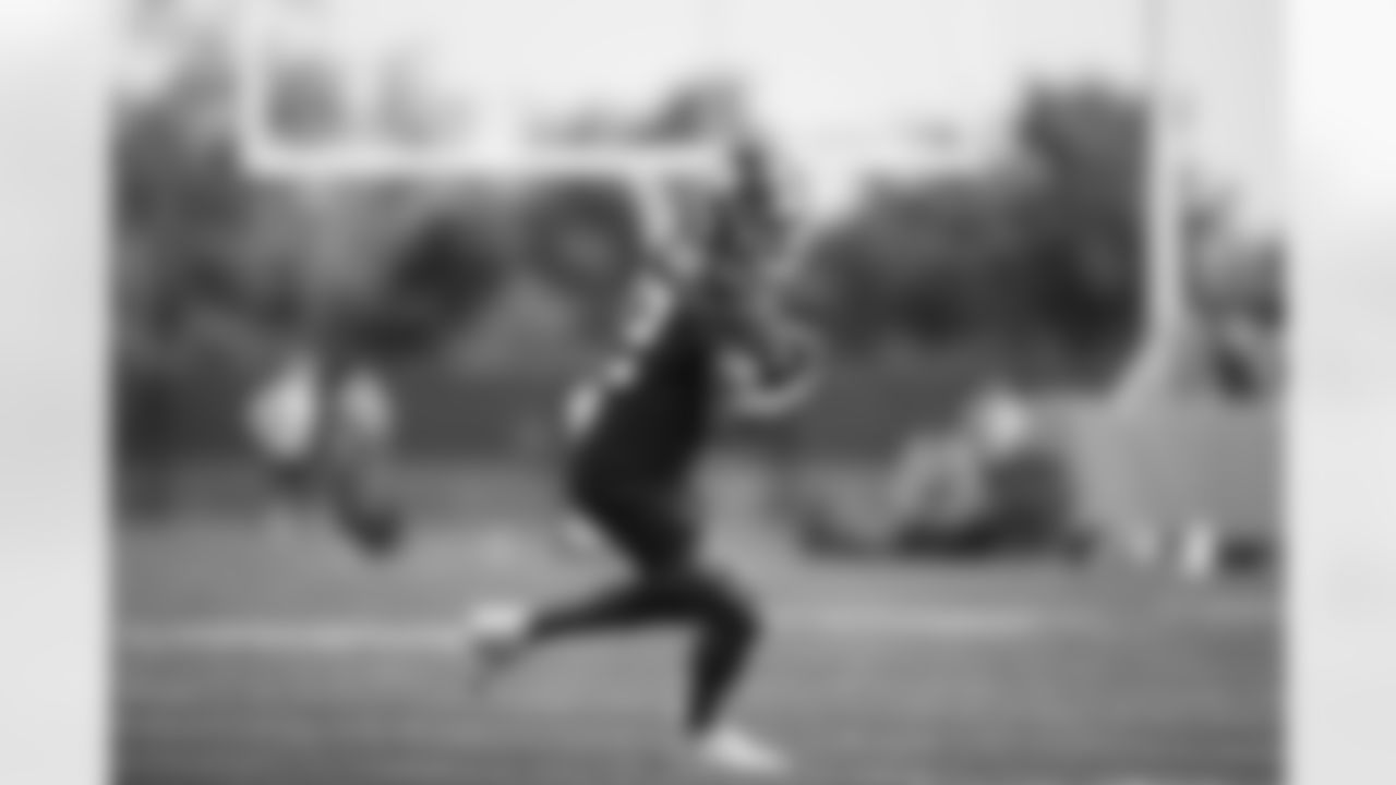 TE Darren Waller (12)