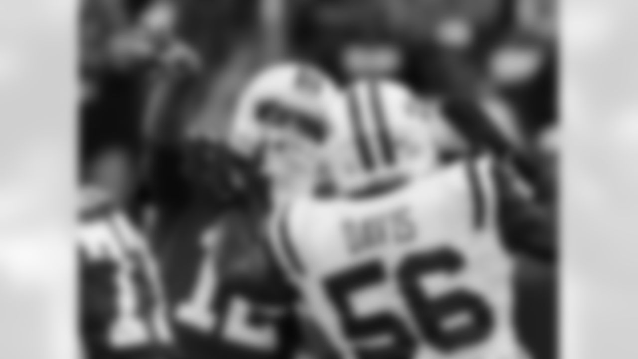 WLB 56 Demario Davis(Backups: Josh Mauga, Danny Lansanah)
