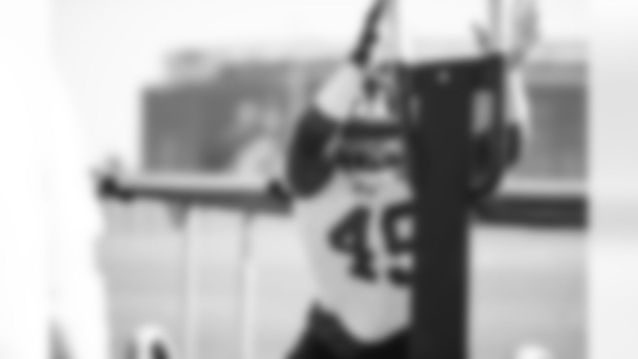 Benardrick McKinney (49)