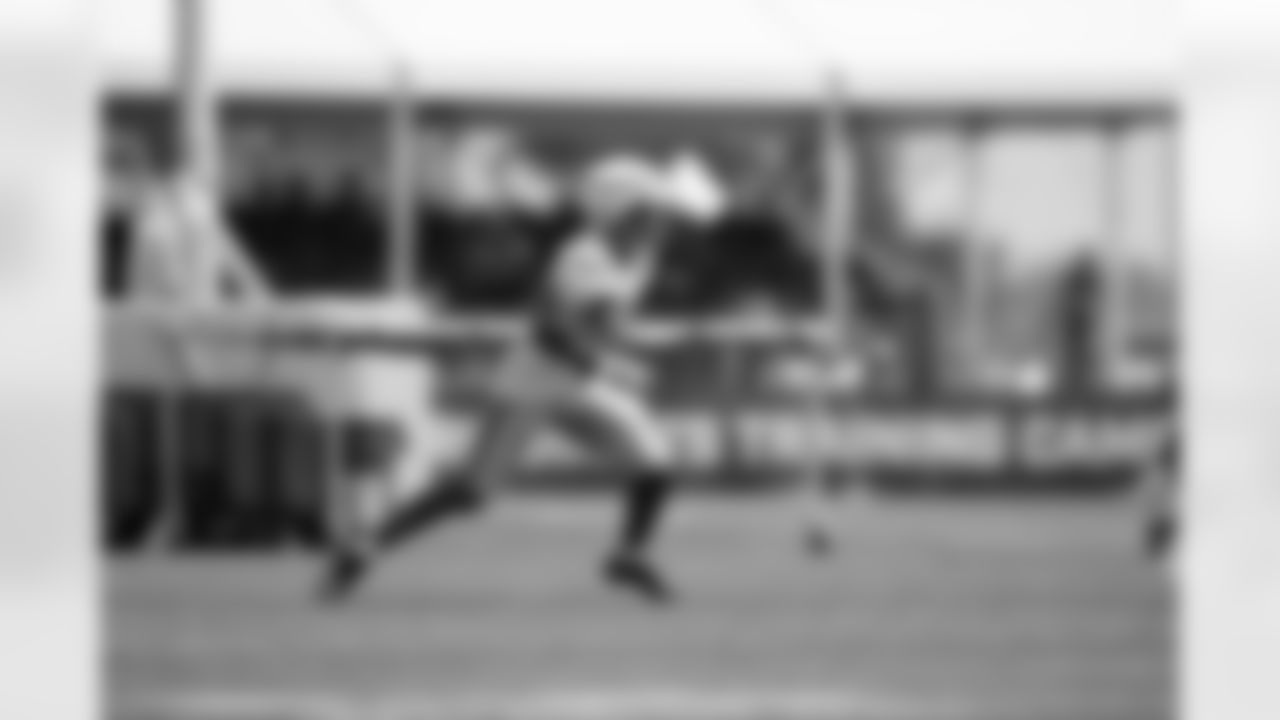 LB Bobby Okereke (58)
