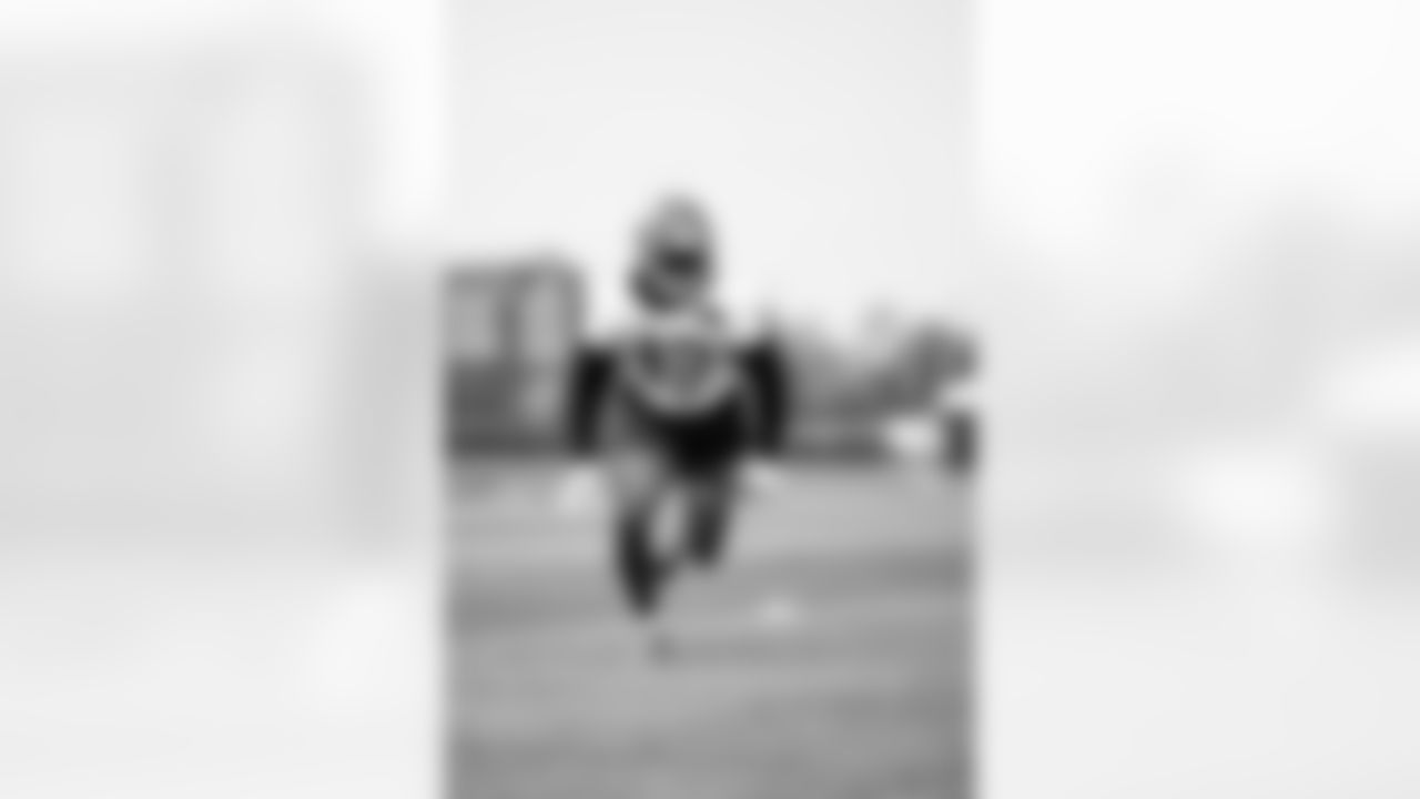 LB Tae Crowder (48)