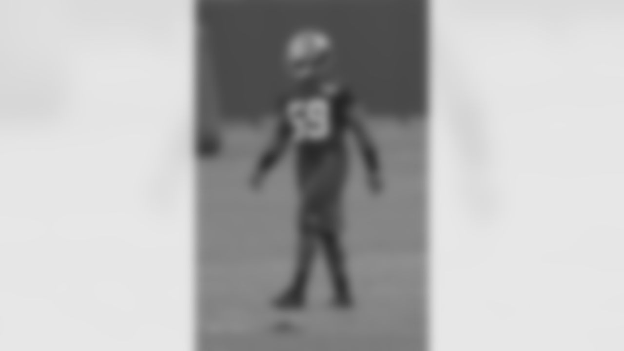 LB Aaron Curry