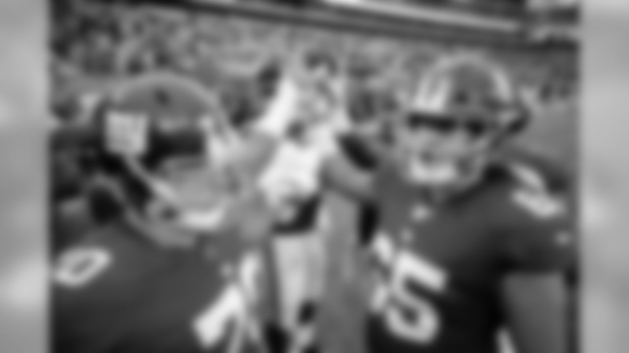 New York Giants G Kevin Zeitler (70) and OL Nick Gates (65) during a regular season week 17 game against the Philadelphia Eagles at MetLife Stadium in East Rutherford, NJ