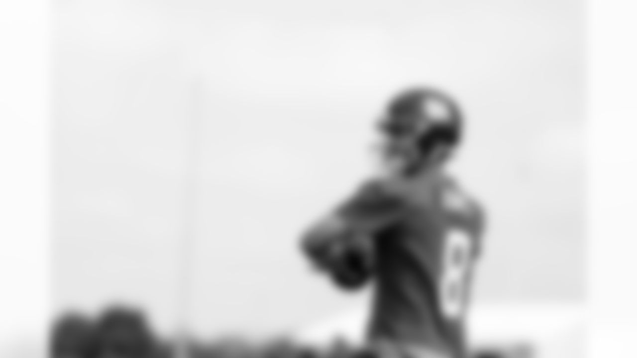 QB Daniel Jones (8)