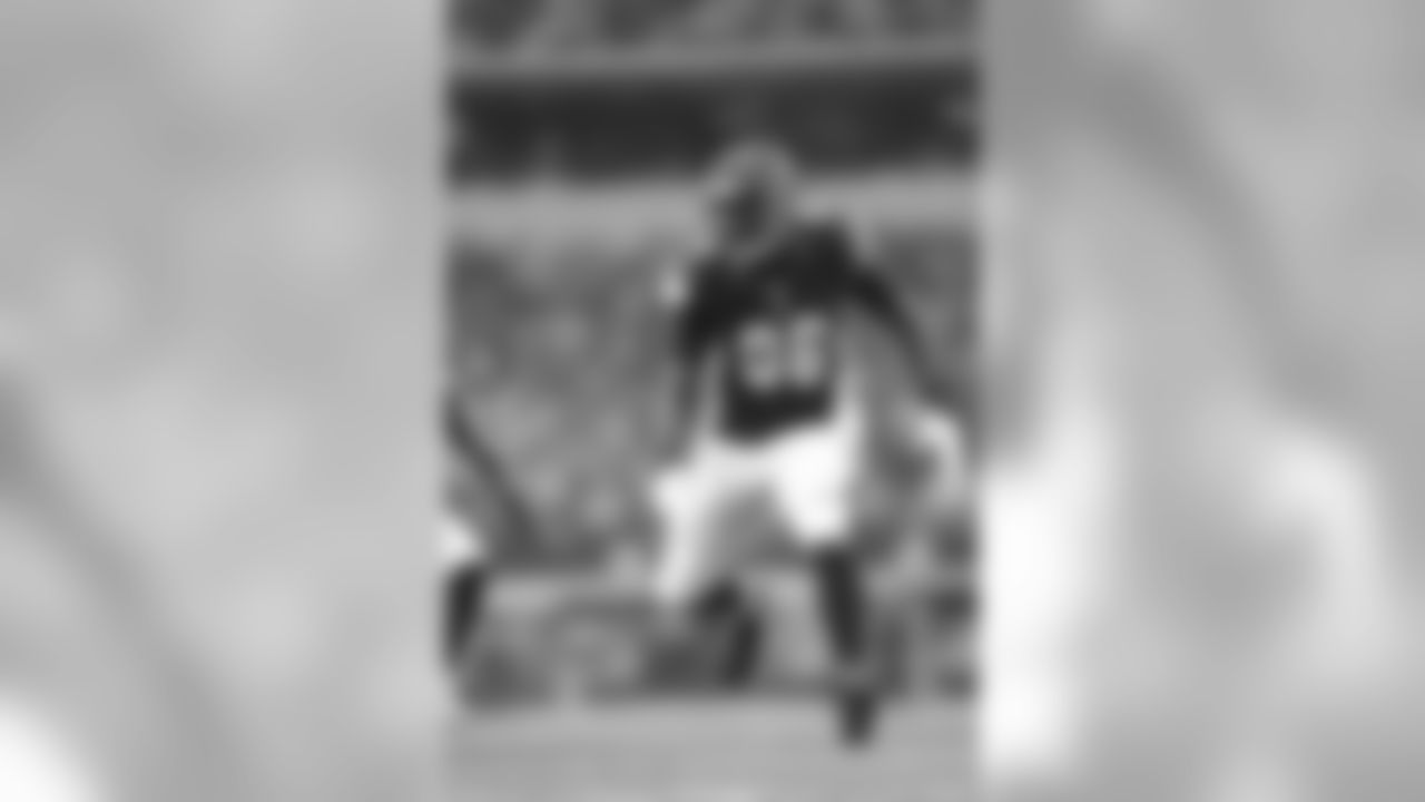 DE Carlos Dunlap