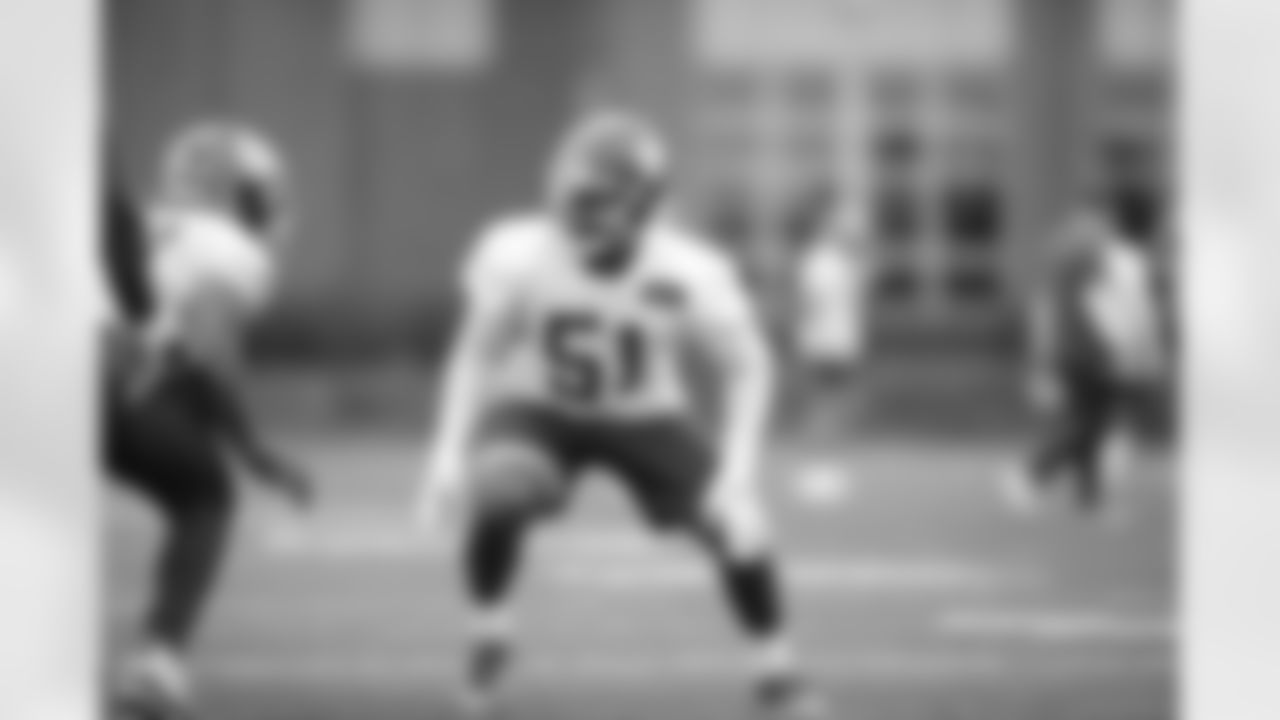 LB Azeez Ojulari (51)