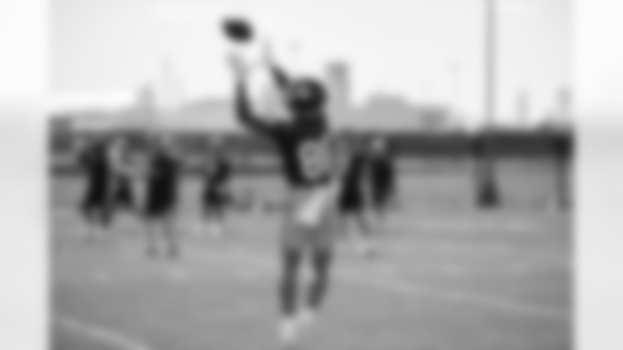 TE Evan Engram (88)