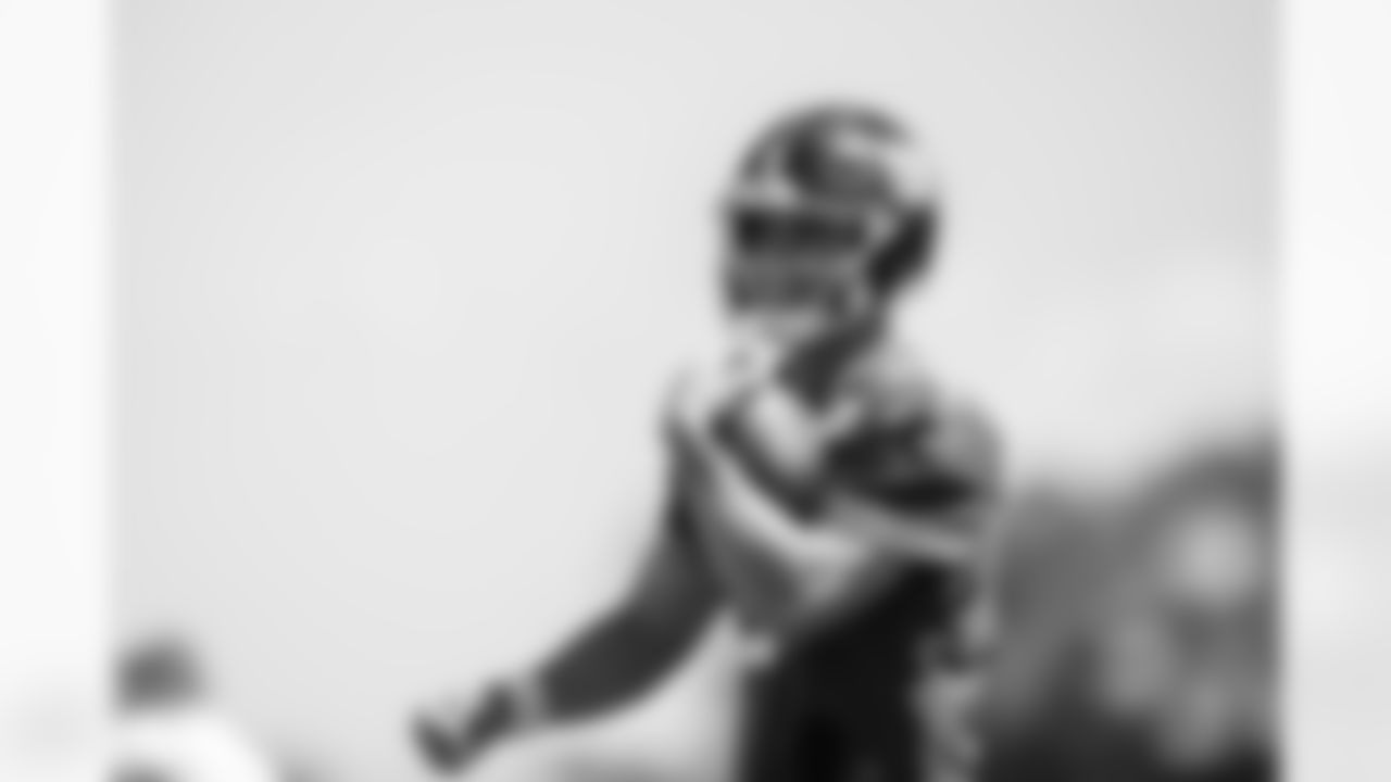 QB Daniel Jones (8)