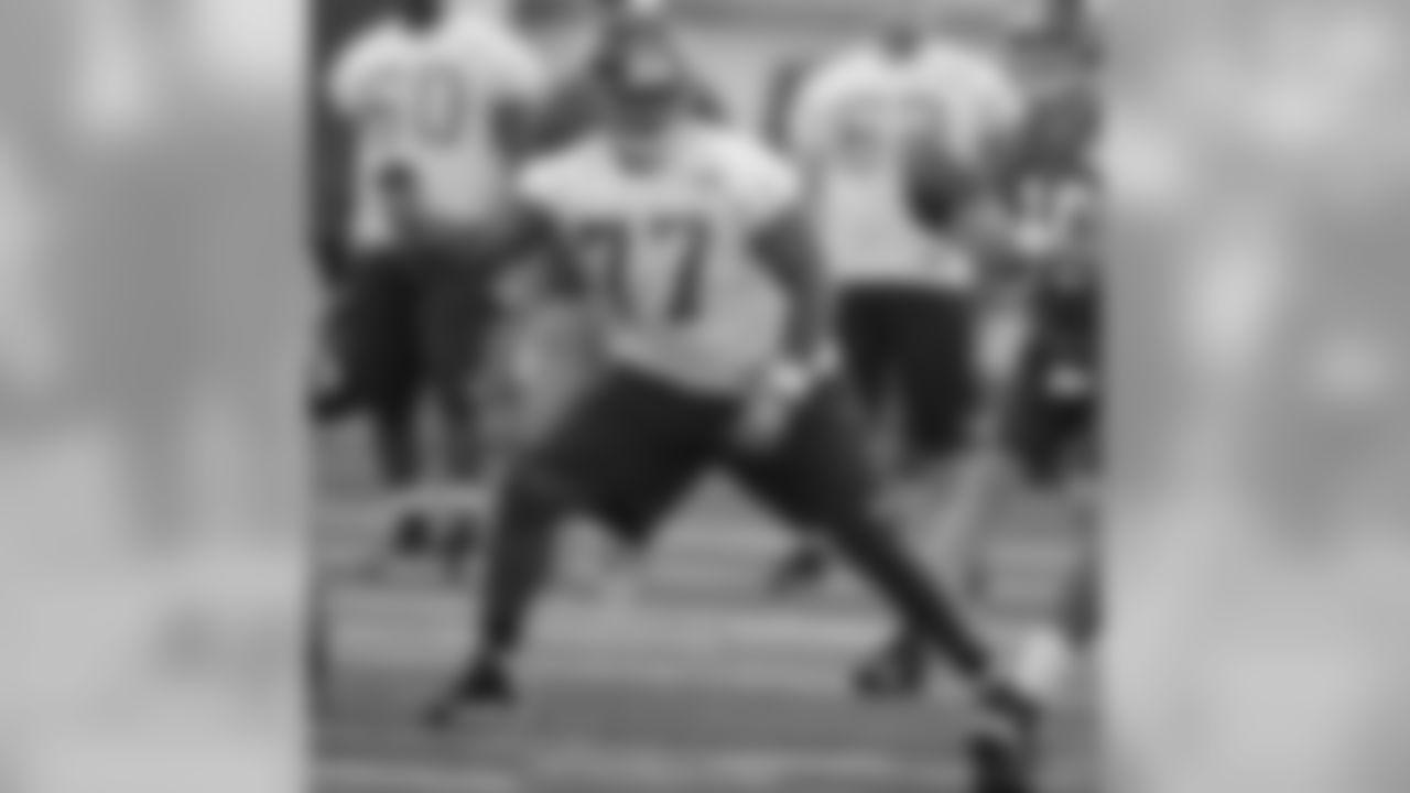 Most Consistent Player: Guard Kevin BootheKevin Boothe has carved out a spot on this team while starting all 16 games for the Giants last season. With the recent shuffling around him on the offensive line, Boothe's versatility and knowledge of the system has made him a reliable option for the coaching staff.