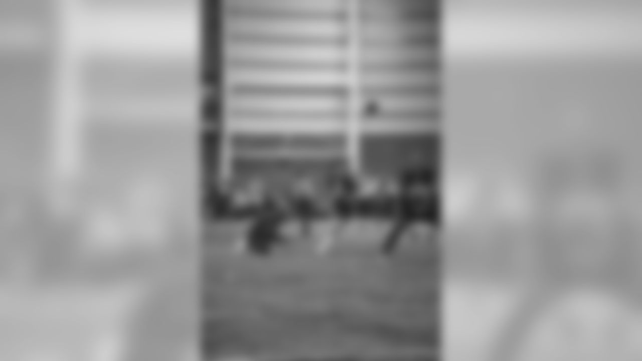 E_18_1206_GiantsPractice037