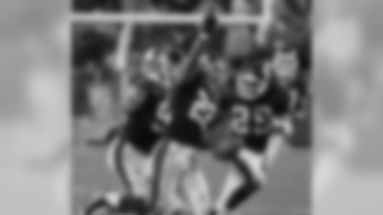 9) Phillippi Sparks (1992-99) -- 22