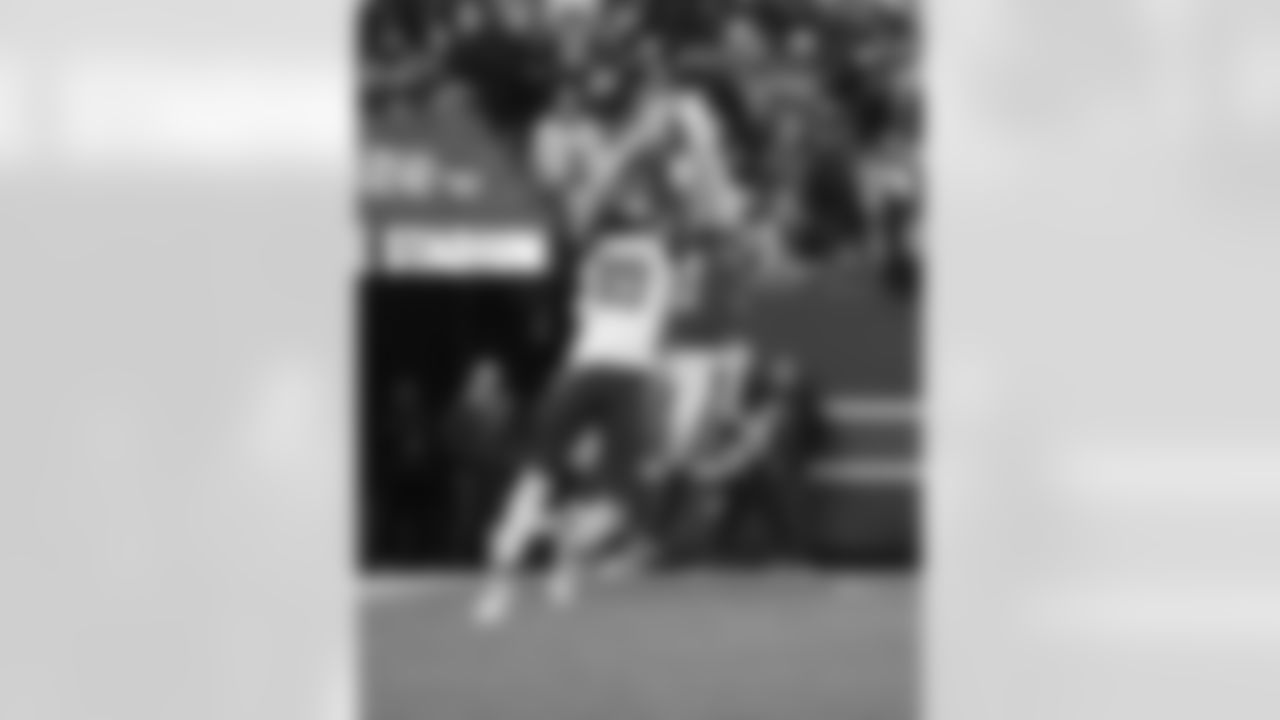 New York Giants cornerback Fabian Moreau (37) during a NFL football game against the Washington Commanders, Sunday December 4, 2022 in East Rutherford, NJ (Evan Pinkus\New York Giants )