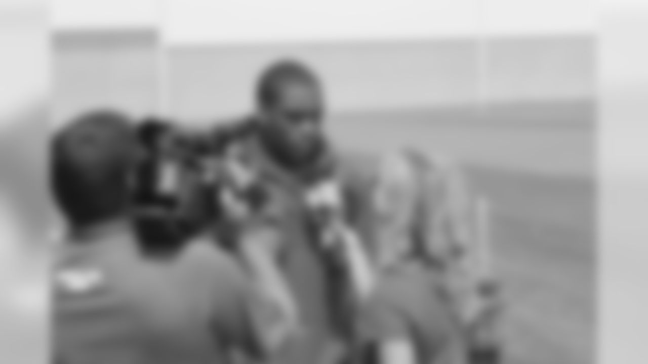 Devon Kennard (LB)