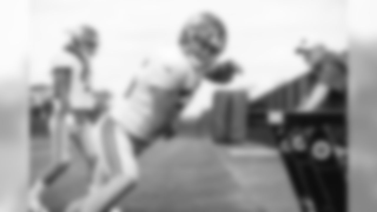 OLB David Mayo (55)