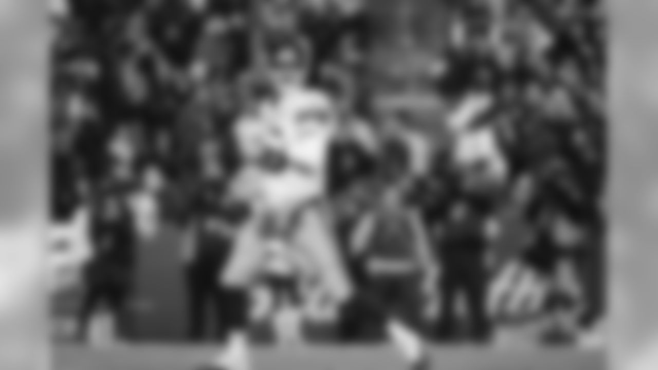 New York Giants quarterback Eli Manning (10) looks to pass during a regular season Week 12 NFL football game between the New York Giants and the Washington Redskins, Thursday November 23, 2017 in Landover, MD. The Redskins beat the Giants 20-10 (Matt Patterson via AP)