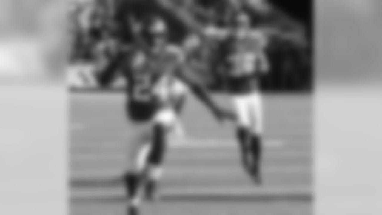 CB CAPTAIN MUNNERLYN (UPDATE: Signed with Panthers)