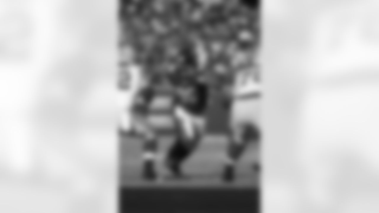 DT Akiem Hicks