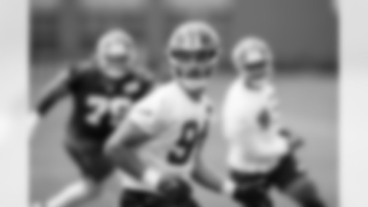 LB Elerson Smith (94)