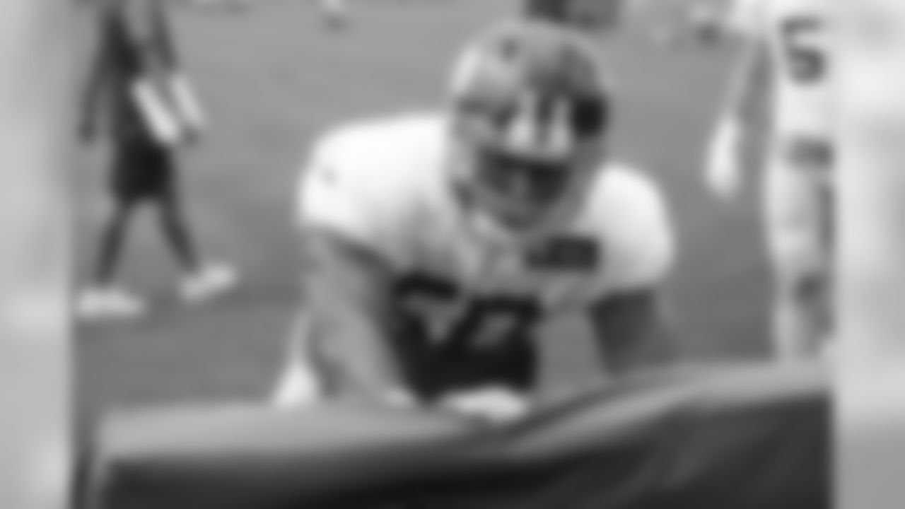 LB Tae Davis (58)