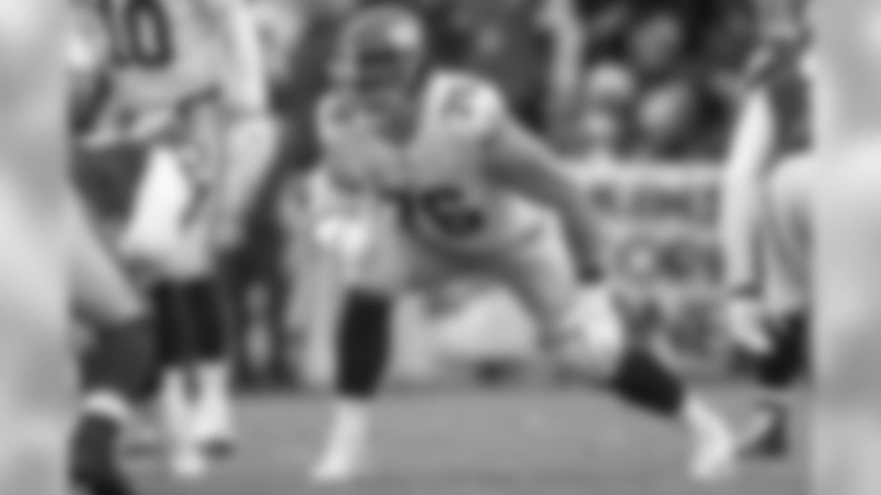 New York Giants tackle Nate Solder (76) blocks during an NFL game against the Washington Redskins, Sunday, Dec. 9, 2018, Landover, MD. The Giants defeated the Redskins 40-16. (Al Tielemans via AP)