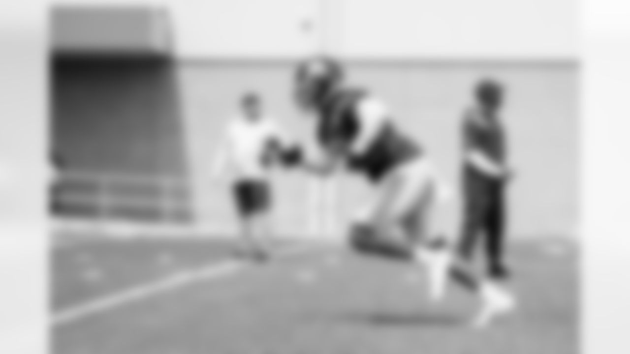 RB Antonio Williams (21)