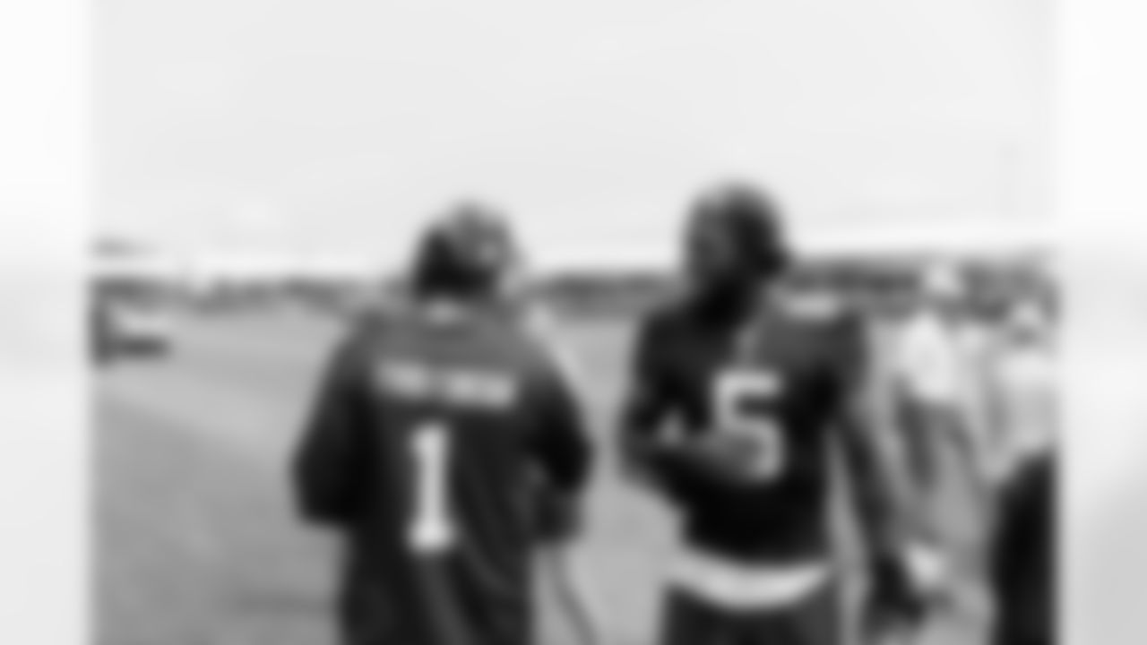 OLB Kayvon Thibodeaux (5)