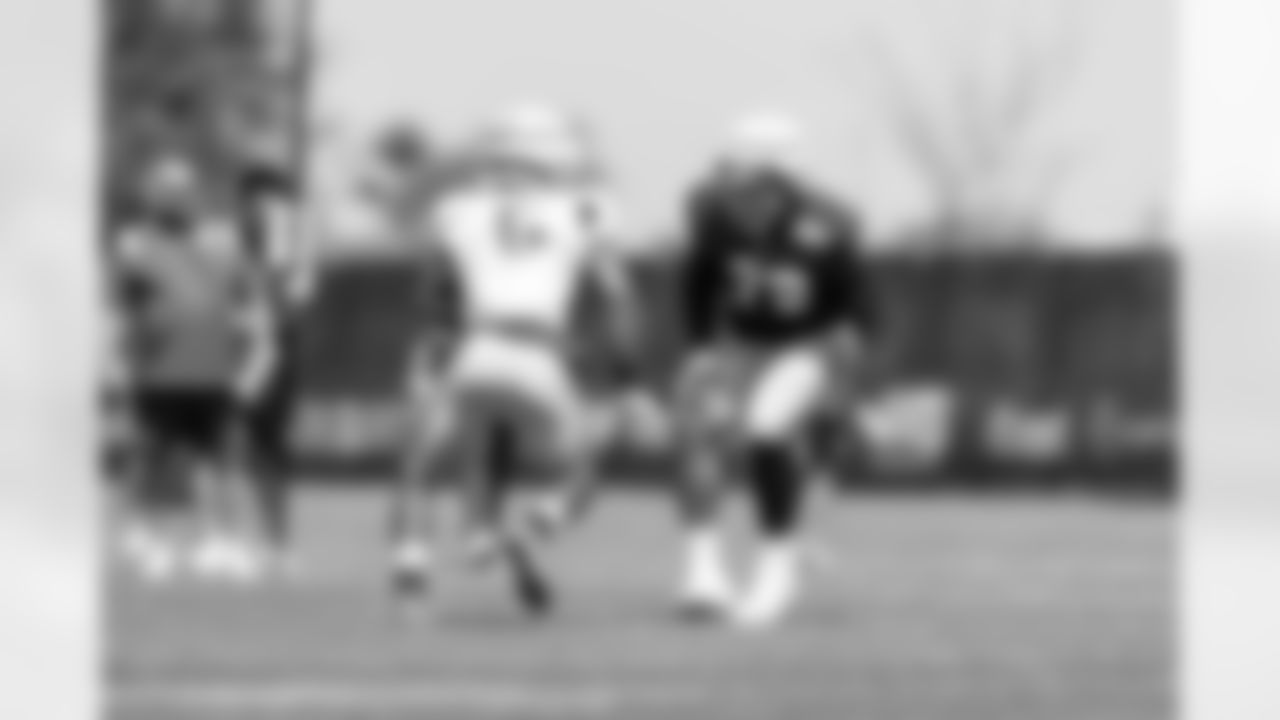 OL Evan Neal (73)