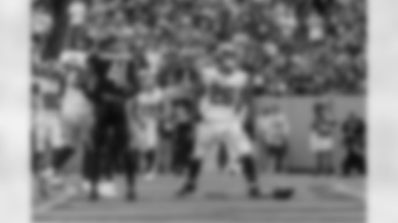 Saquon Barkley (26)