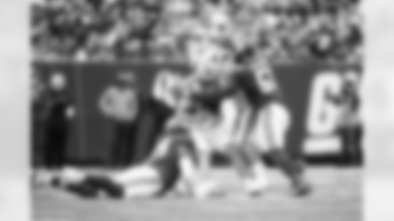 Leonard Williams (99), Azeez Ojulari (51)