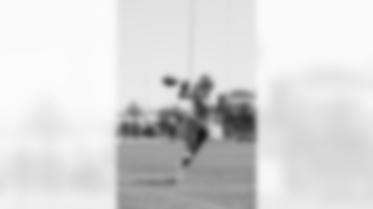 TE Darren Waller (12)