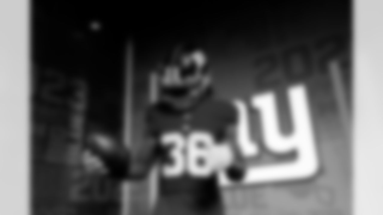 DB Deonte Banks (36)