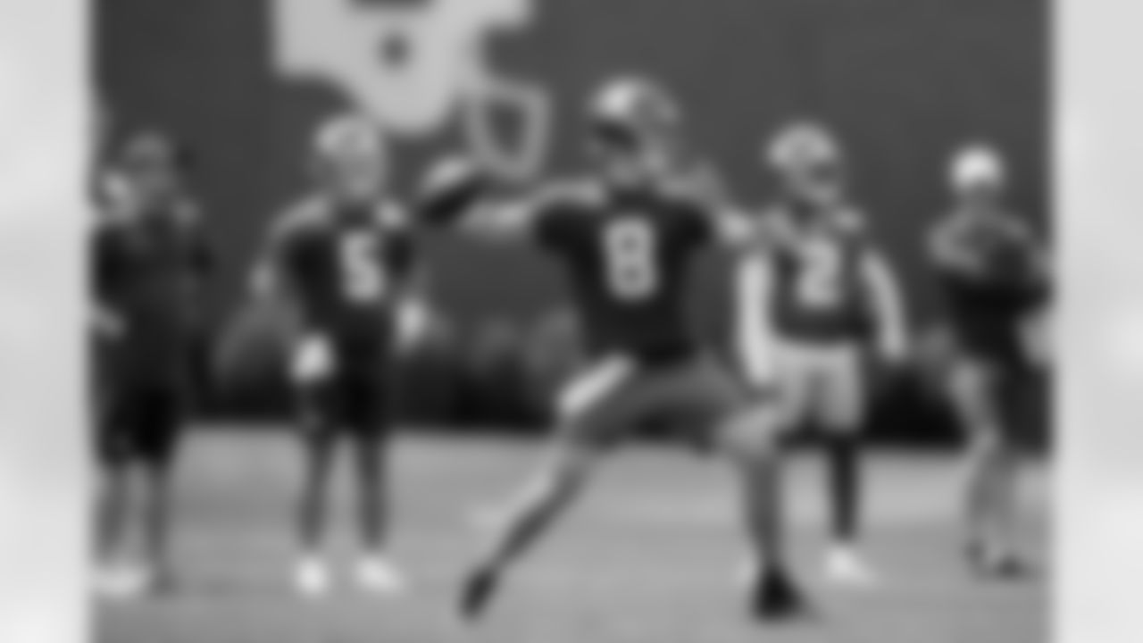 QB Daniel Jones (8)