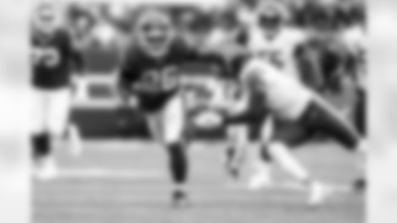 Saquon Barkley (26)