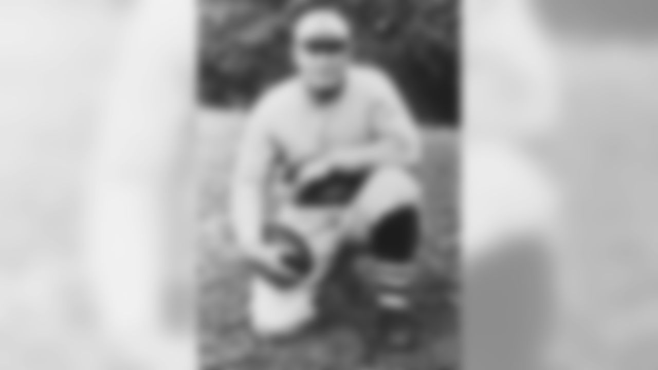 STEVE OWEN - Class of 1966, Coach-Tackle, 1924-1925 Kansas City Cowboys, 1925 Cleveland Bulldogs, 1926-1953 New York Giants