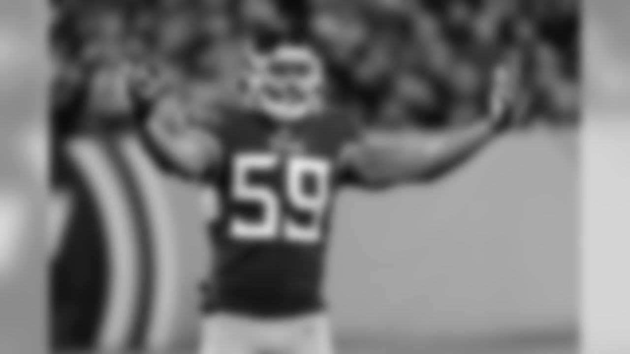 Tennessee Titans inside linebacker Wesley Woodyard tries to pump up the crowd in the second half of an NFL football game against the New York Jets Sunday, Dec. 2, 2018, in Nashville, Tenn. (AP Photo/James Kenney)