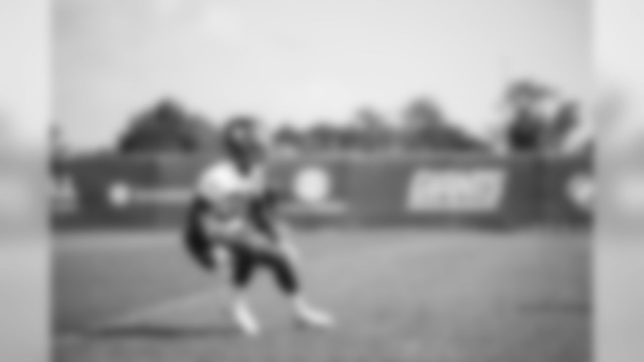 CB Darnay Holmes