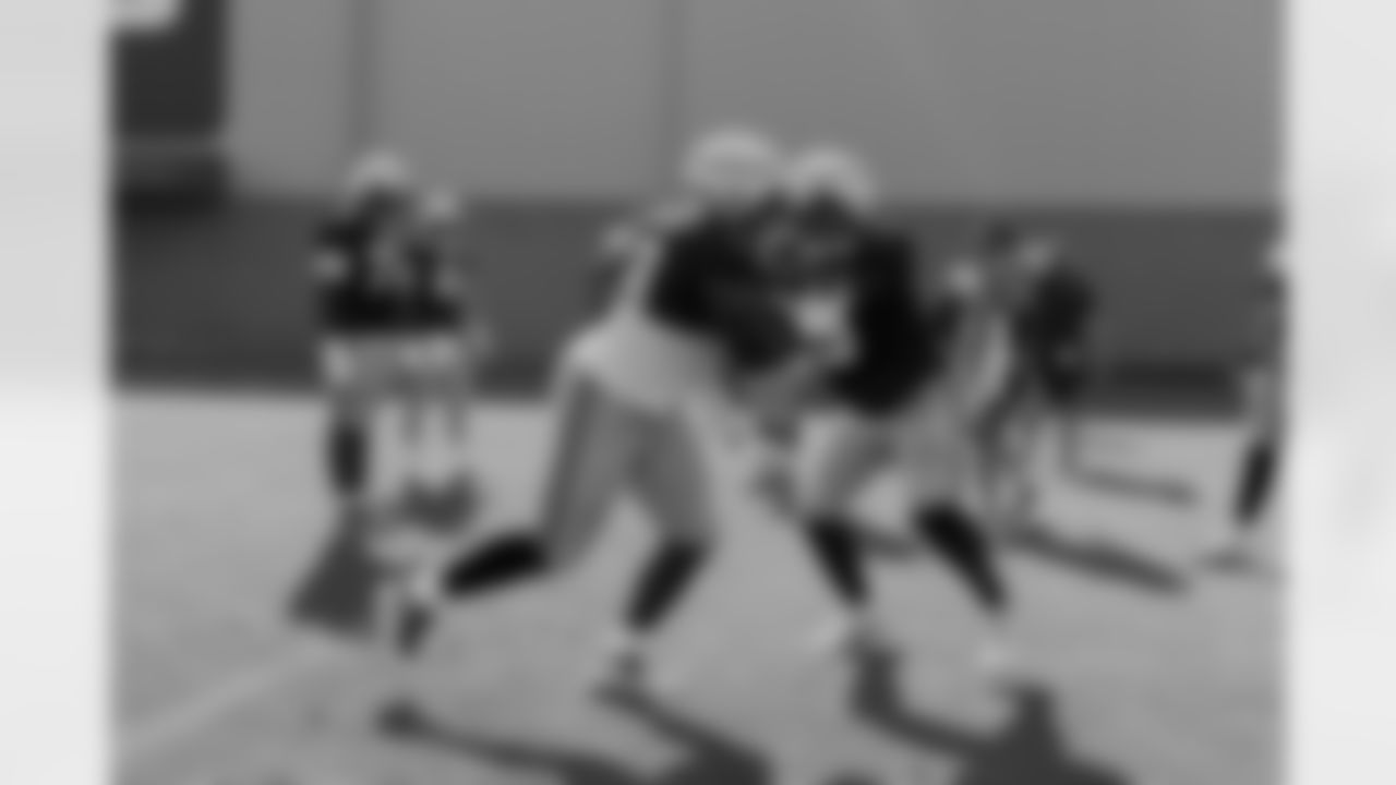 T Andrew Thomas (78), G Tyre Phillips (79)