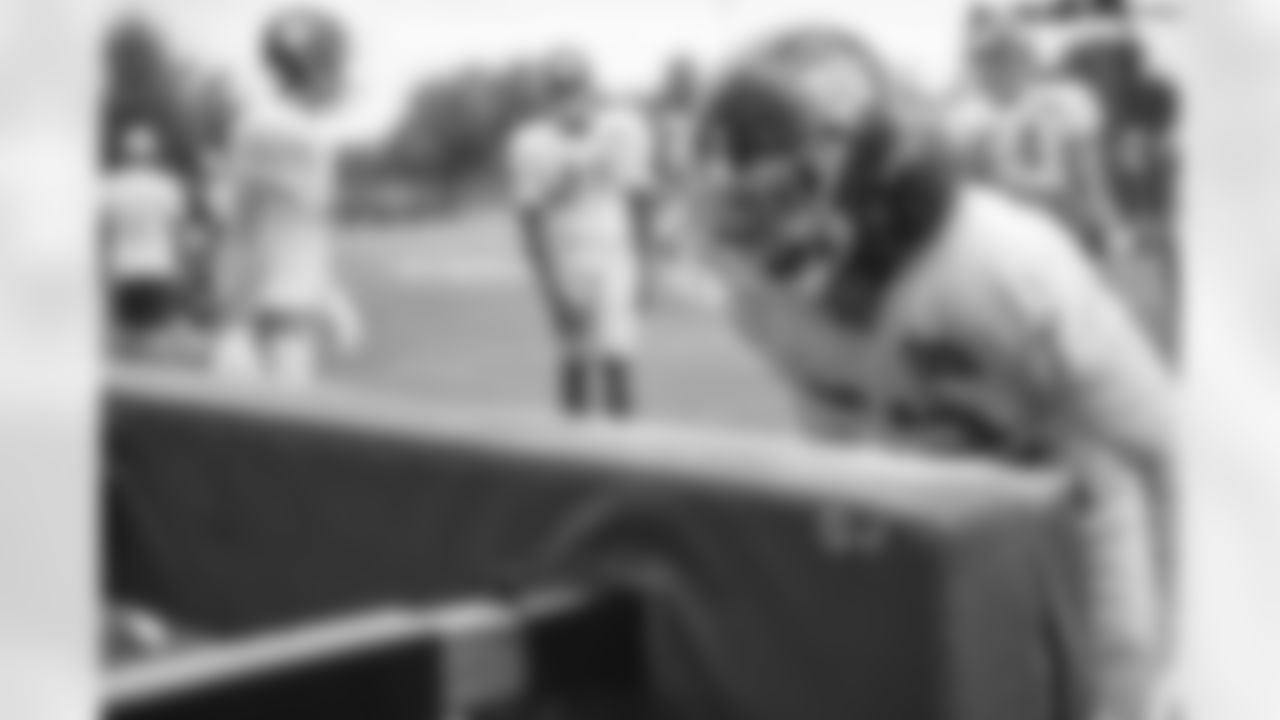 Devante Downs (52)