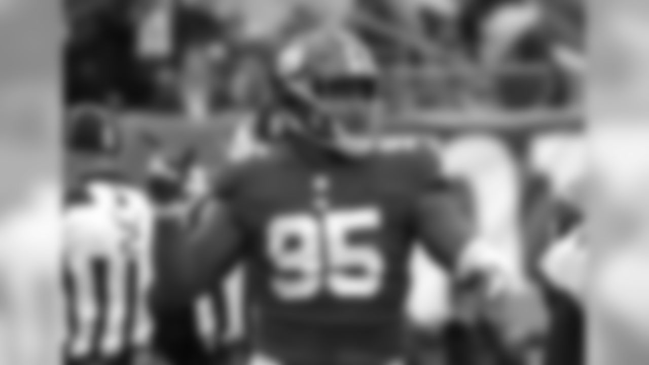 DL B.J. Hill
(AP Photo/Bill Kostroun)