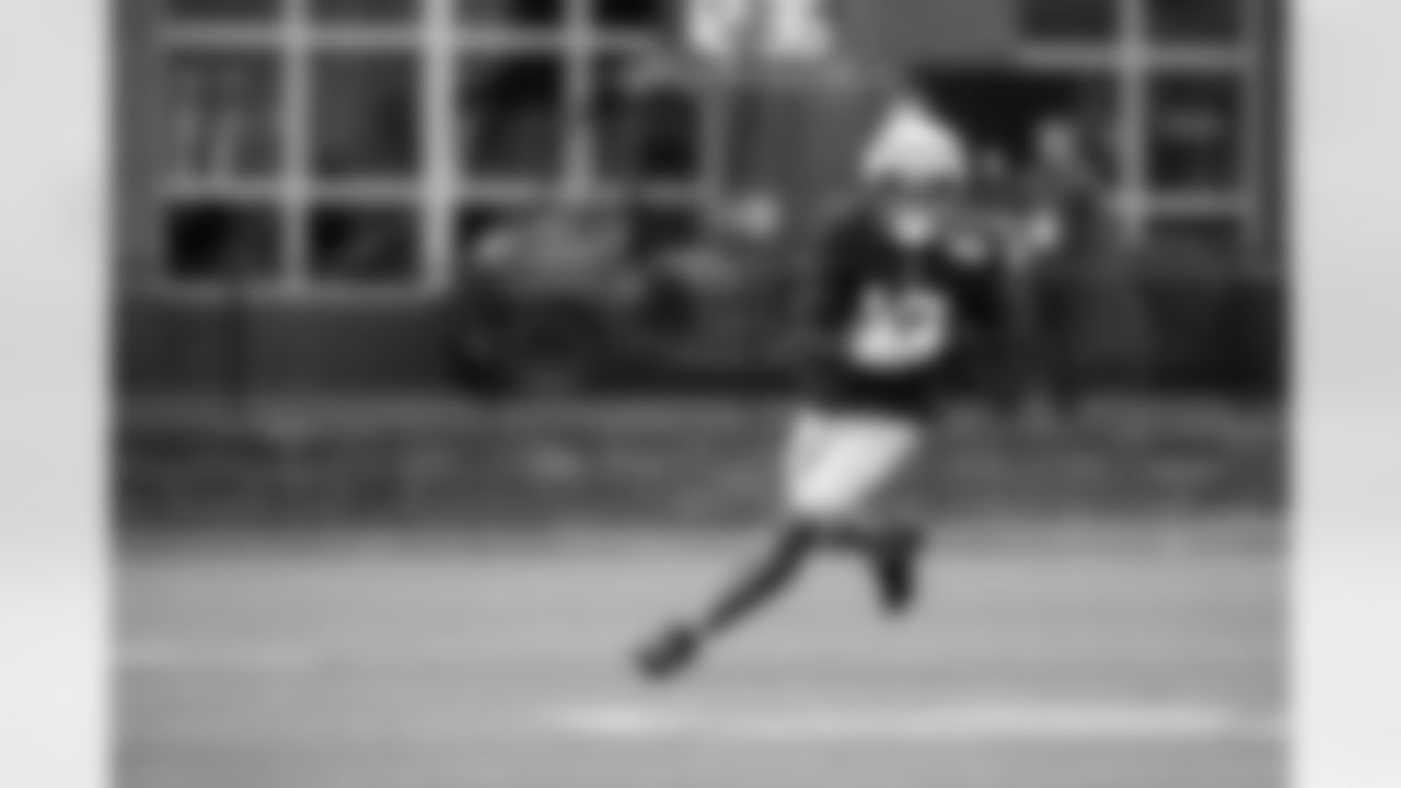 TE Darren Waller (12)