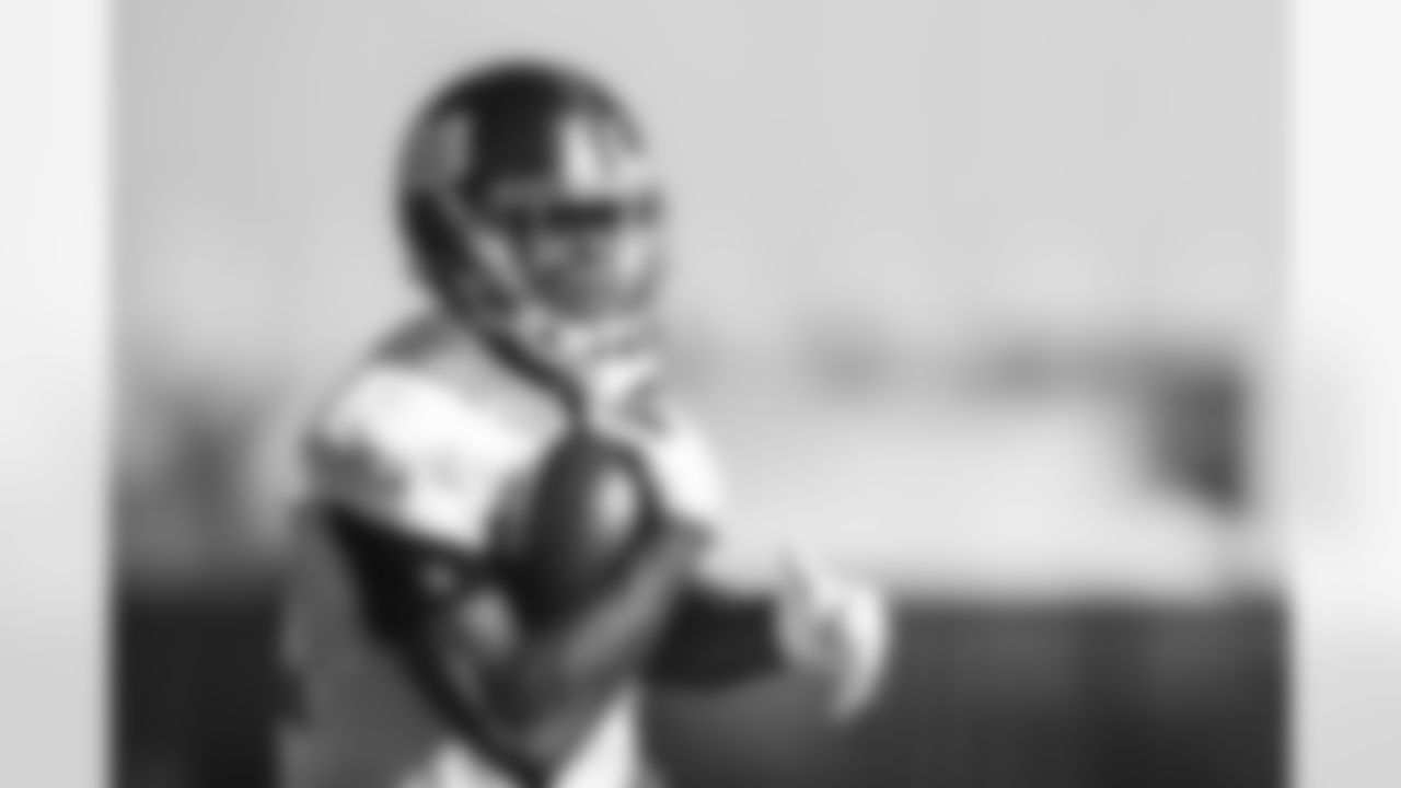 Wayne Gallman (22)