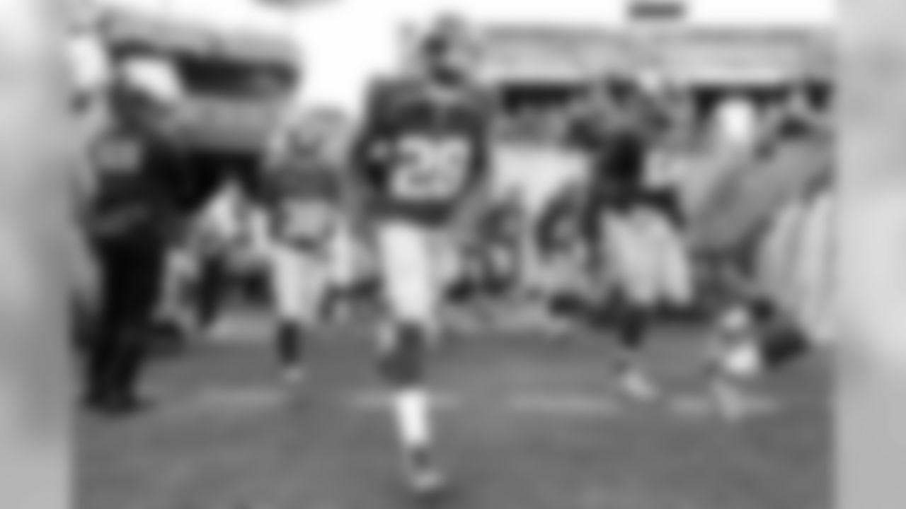 7:15 PM - Giants take the field and are ready for preseason week 1