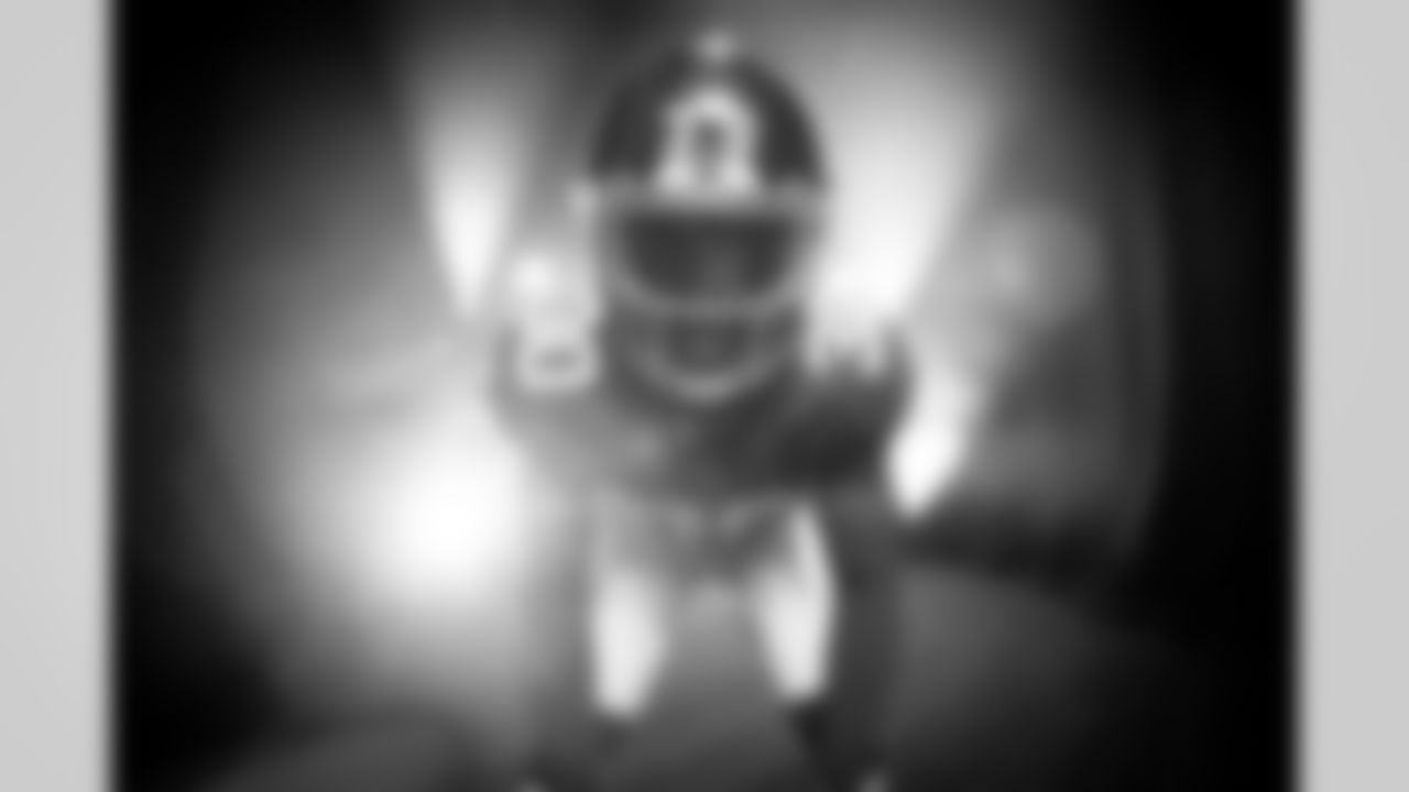 CB Darnay Holmes (30)