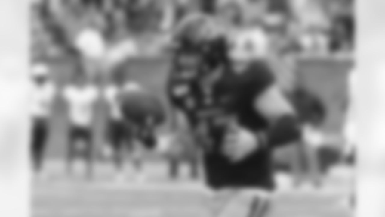 LB Cale Garrett