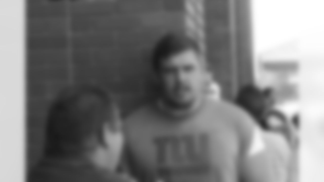 OL Weston Richburg